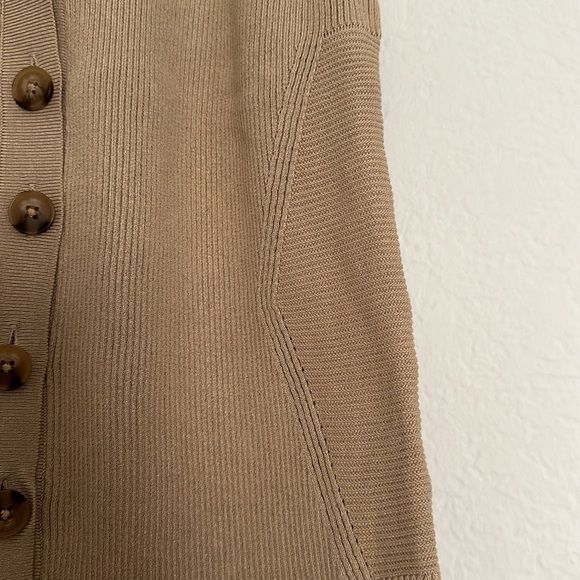 Ann Taylor - Button Front V-Neck Sweater Tank Shell in Camel Tan - Picture 3 of 4